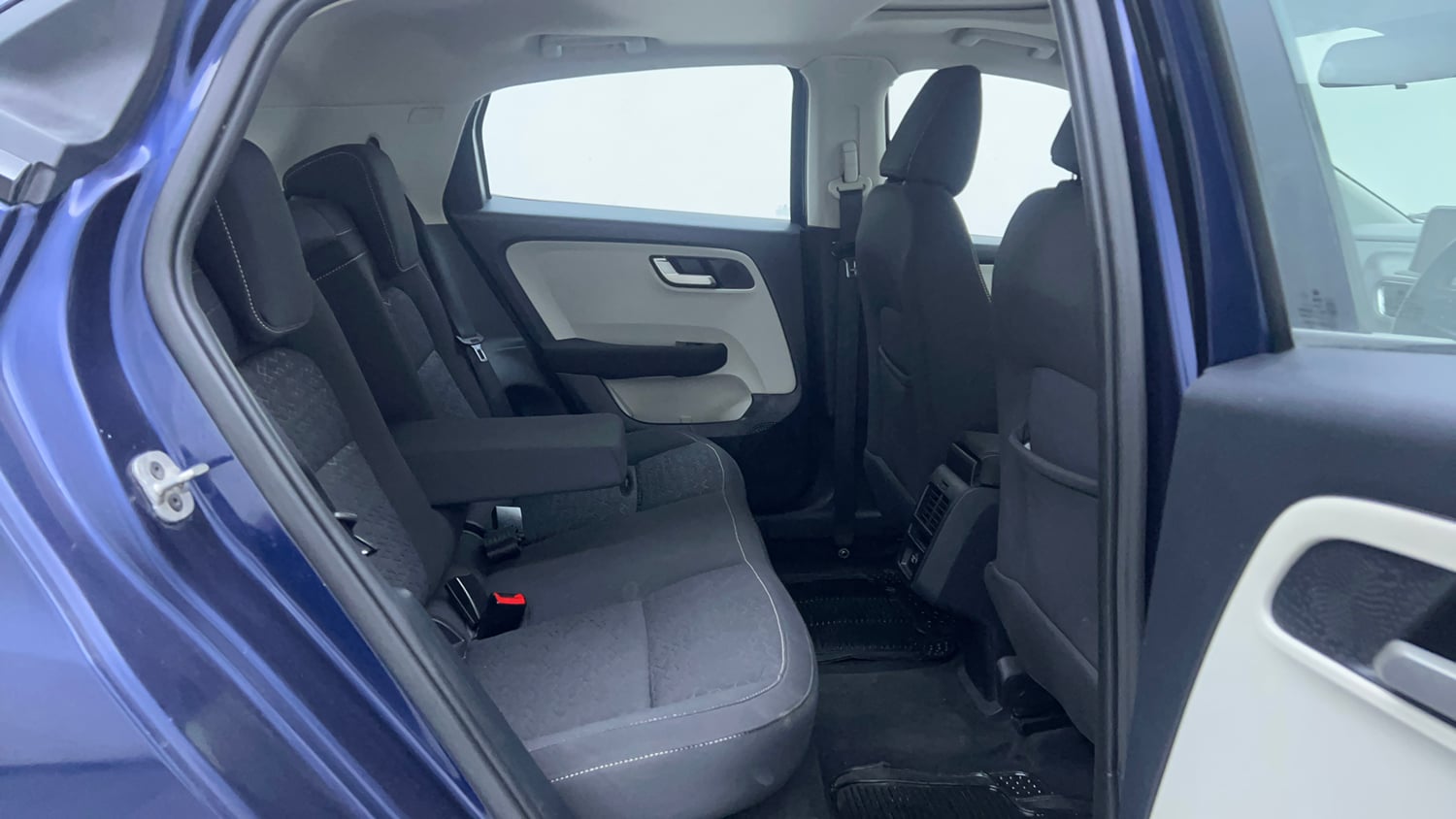 Used 2023 Tata Altroz XZA Plus (S) Petrol Automatic interior RIGHT SIDE REAR DOOR CABIN VIEW