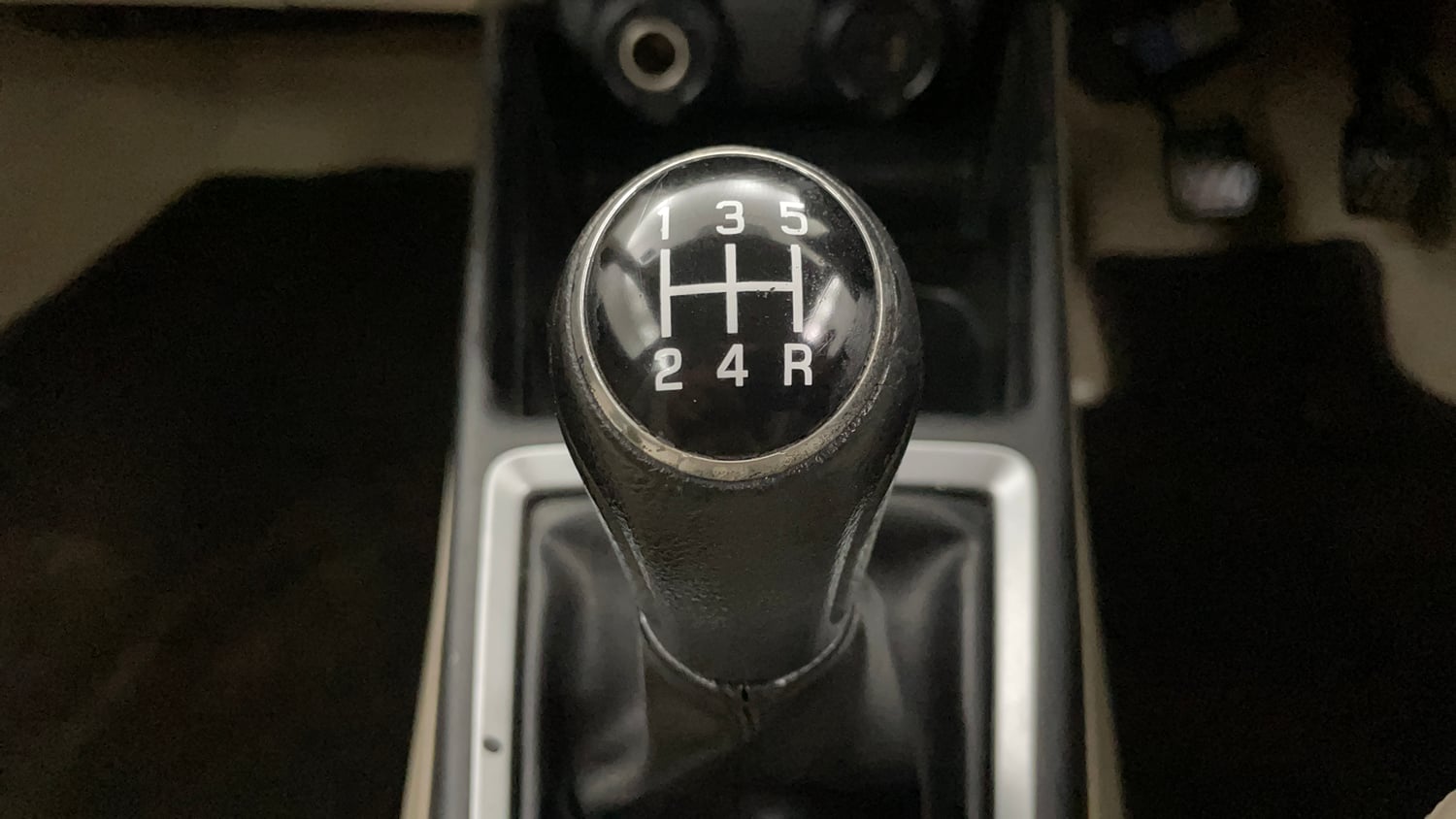 Used 2018 Maruti Suzuki Dzire VXi Petrol Manual interior GEAR  KNOB VIEW