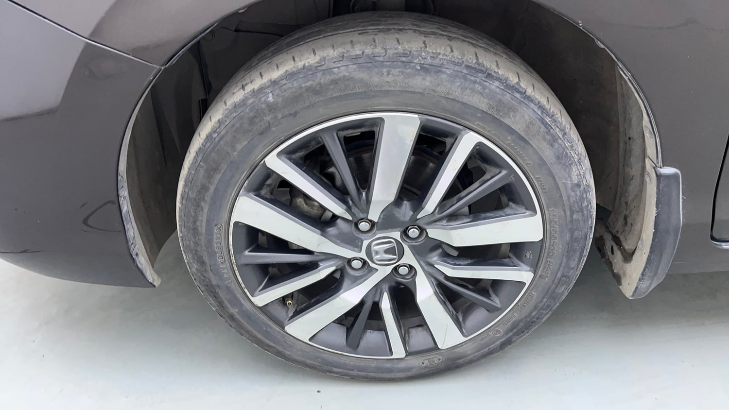 Used 2020 Honda City VX CVT Petrol Petrol Automatic tyres LEFT FRONT TYRE RIM VIEW