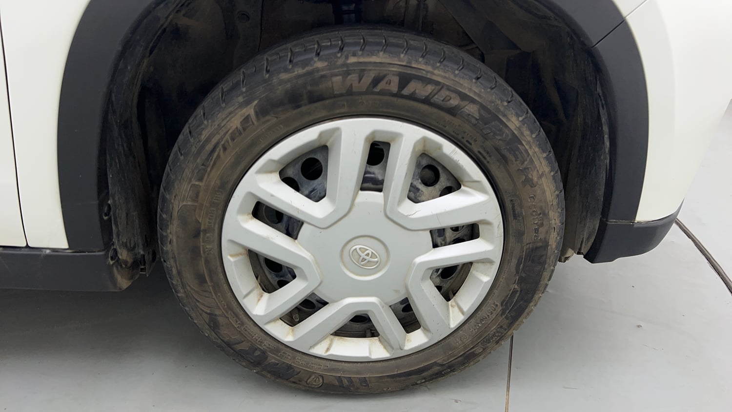 Used 2021 Toyota Urban Cruiser Mid Grade AT Petrol Automatic tyres RIGHT FRONT TYRE RIM VIEW