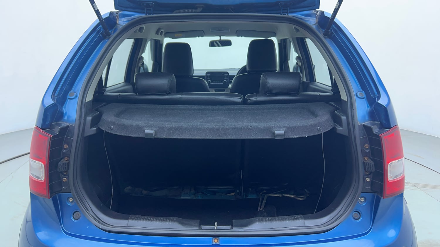 Used 2019 Maruti Suzuki Ignis Zeta 1.2 AMT Petrol Automatic interior DICKY INSIDE VIEW