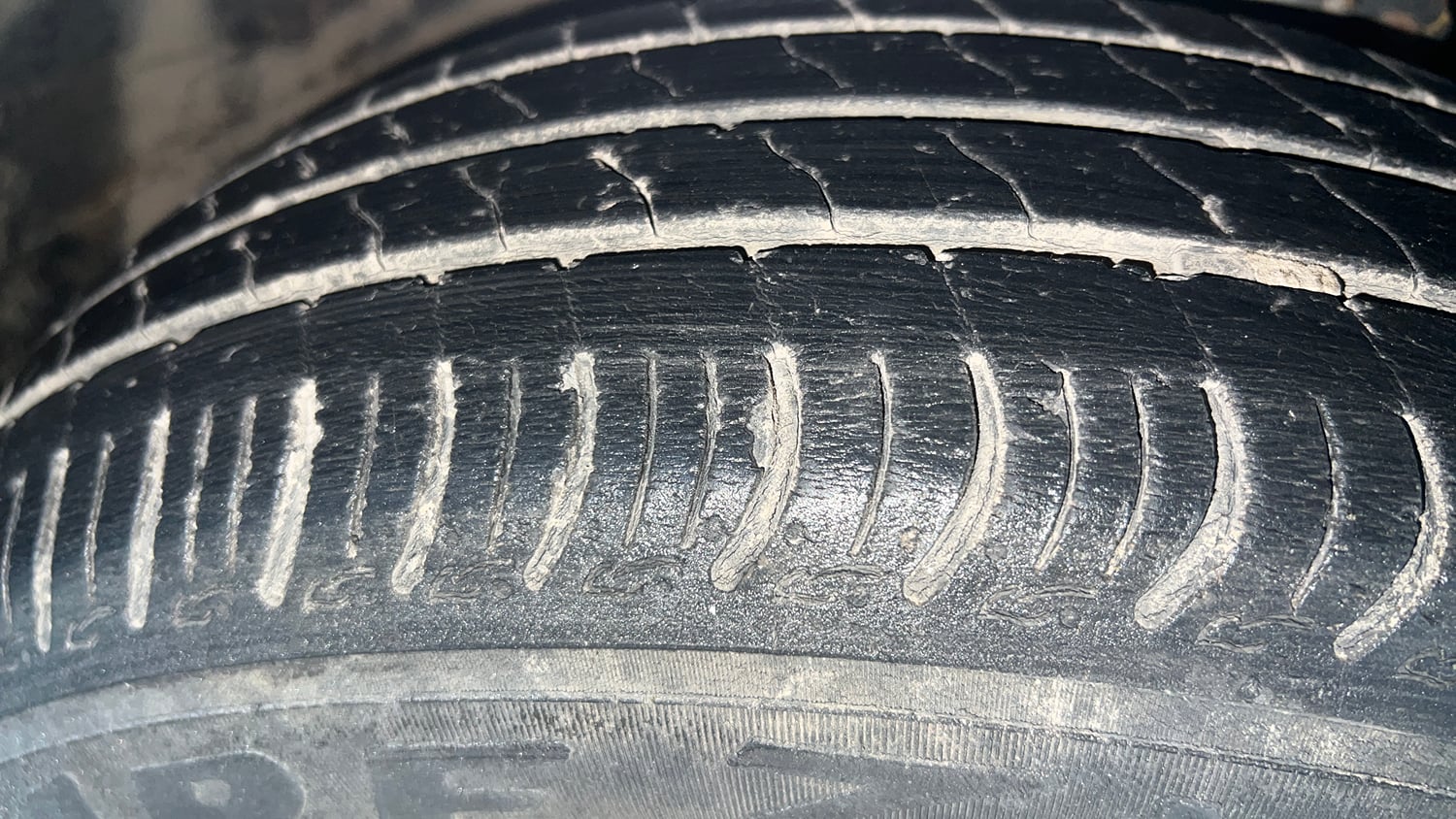 Used 2022 Maruti Suzuki Wagon R VXI 1.0 CNG Cng Manual tyres RIGHT FRONT TYRE TREAD VIEW