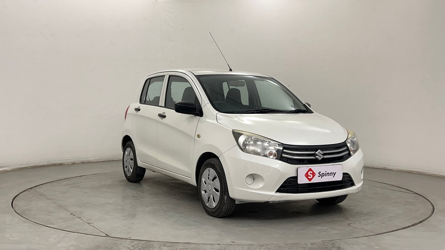 Used 2014 Maruti Suzuki Celerio VXi Petrol Manual exterior RIGHT FRONT CORNER VIEW