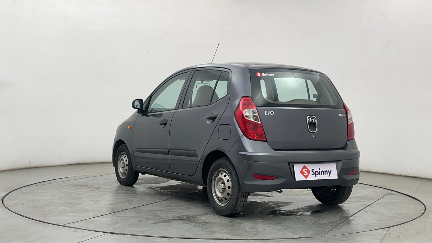 Used 2016 Hyundai i10 Magna 1.1 iRDE2 Petrol Manual exterior LEFT REAR CORNER VIEW