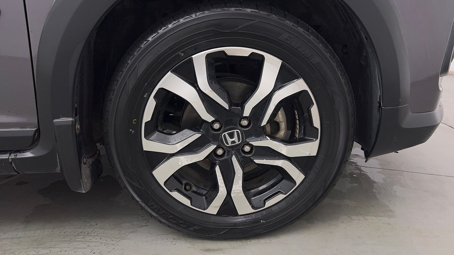 Used 2022 Honda WR-V VX MT Petrol Petrol Manual tyres RIGHT FRONT TYRE RIM VIEW