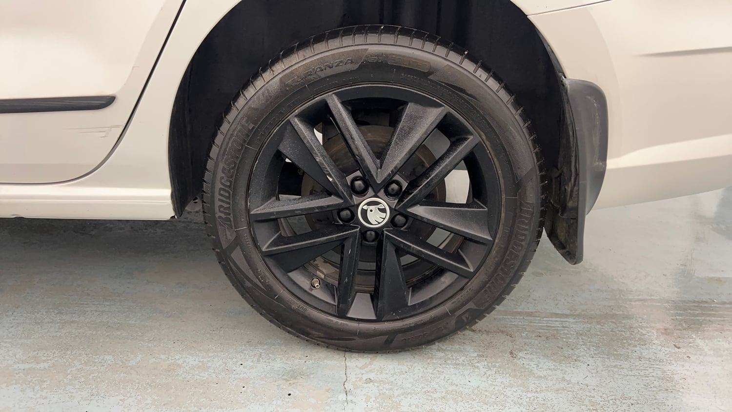 Used 2021 Skoda Rapid Ambition Petrol Manual tyres LEFT REAR TYRE RIM VIEW