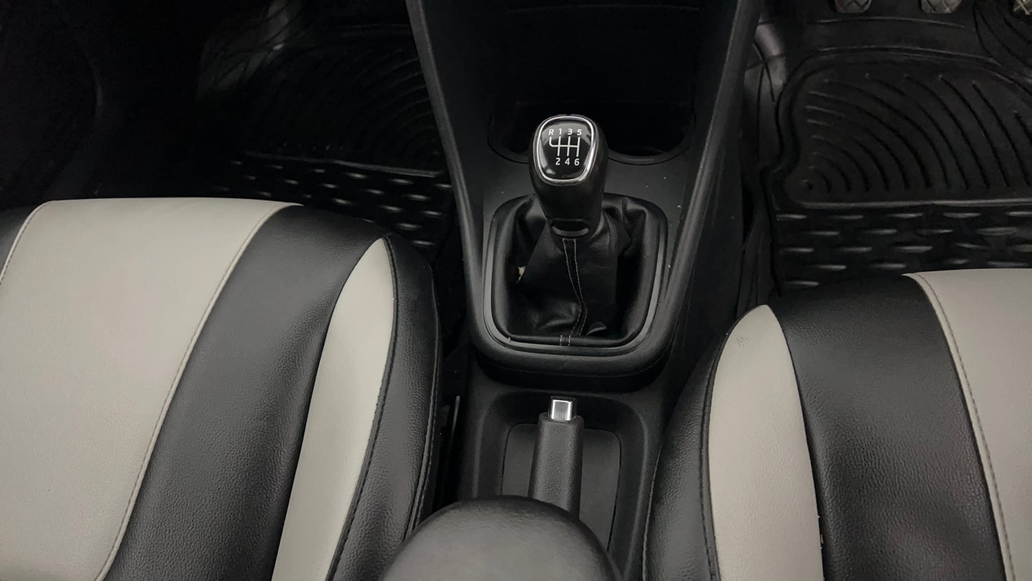 Used 2021 Skoda Rapid Ambition Petrol Manual interior GEAR  KNOB VIEW