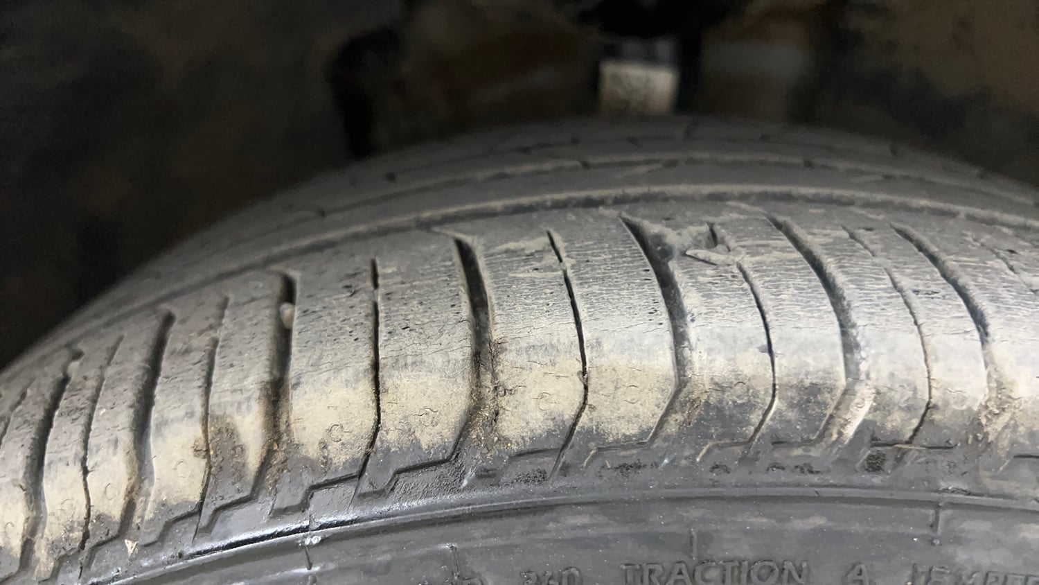 Used 2022 Skoda Slavia Ambition 1.0L TSI AT Petrol Automatic tyres RIGHT FRONT TYRE TREAD VIEW