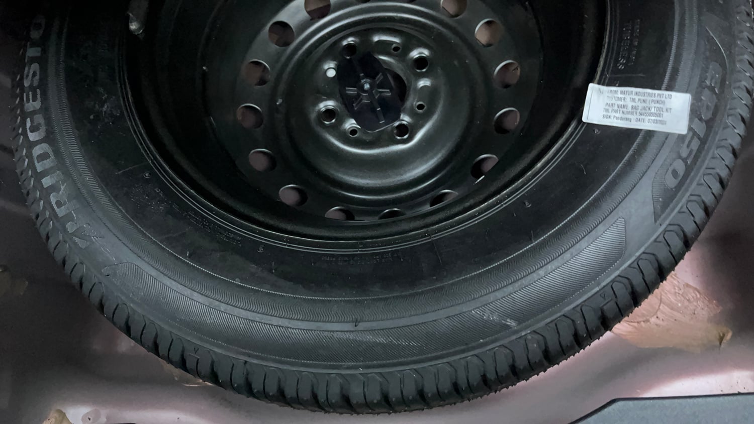 Used 2024 Tata Altroz XZ Plus i-Turbo (S) Petrol Manual tyres SPARE TYRE VIEW