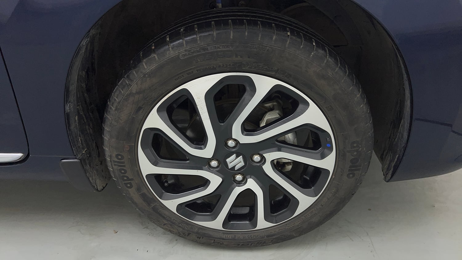 Used 2024 Maruti Suzuki Baleno Alpha AGS Petrol Automatic tyres RIGHT FRONT TYRE RIM VIEW