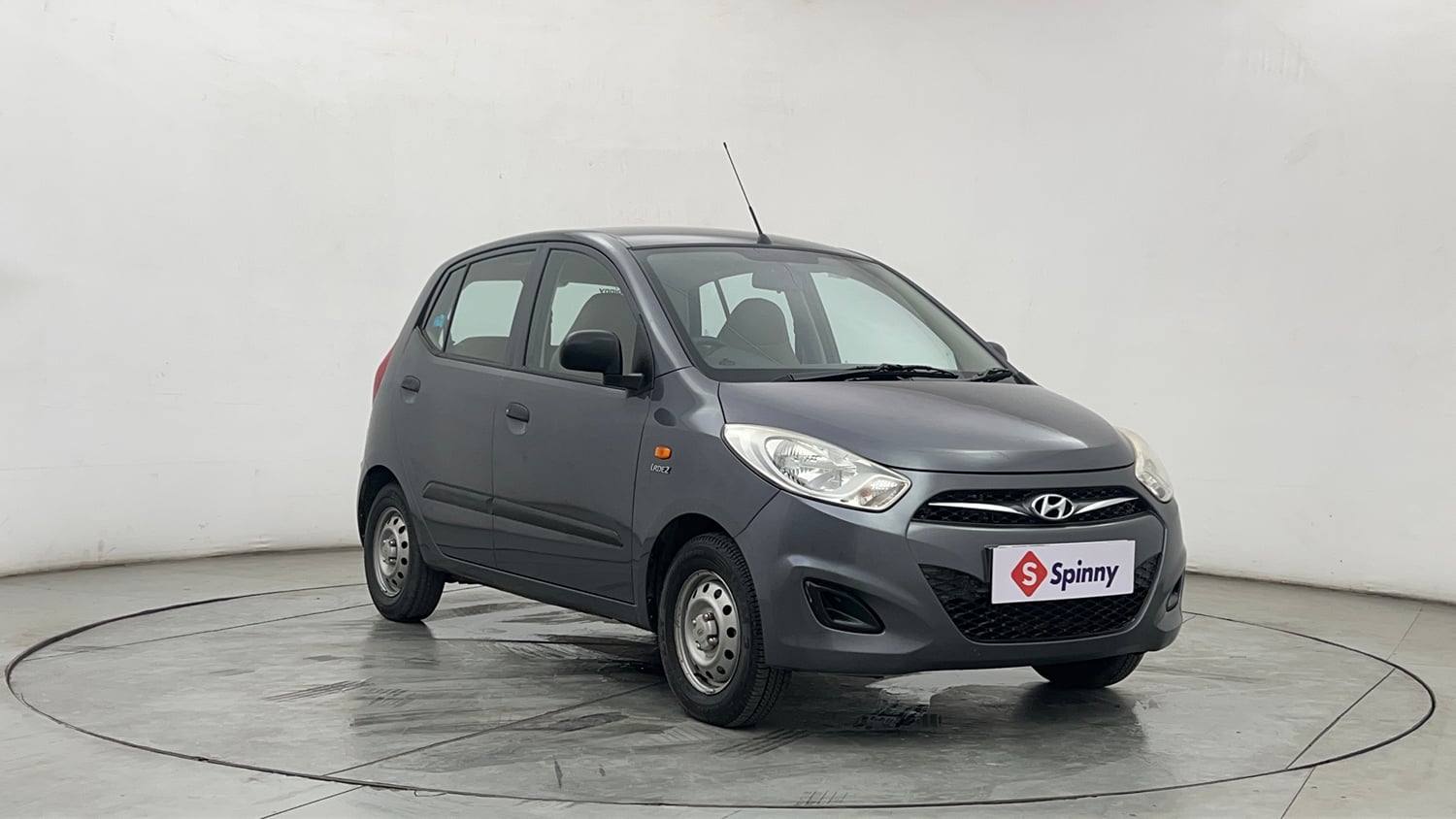 Used 2016 Hyundai i10 Magna 1.1 iRDE2 Petrol Manual exterior RIGHT FRONT CORNER VIEW