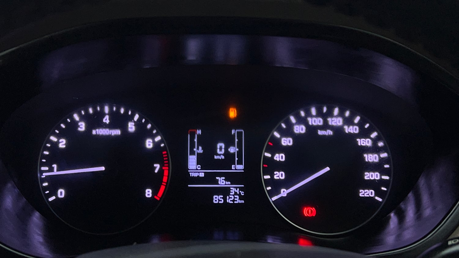 Used 2015 Hyundai Elite i20 Magna 1.2 Petrol Manual interior CLUSTERMETER VIEW