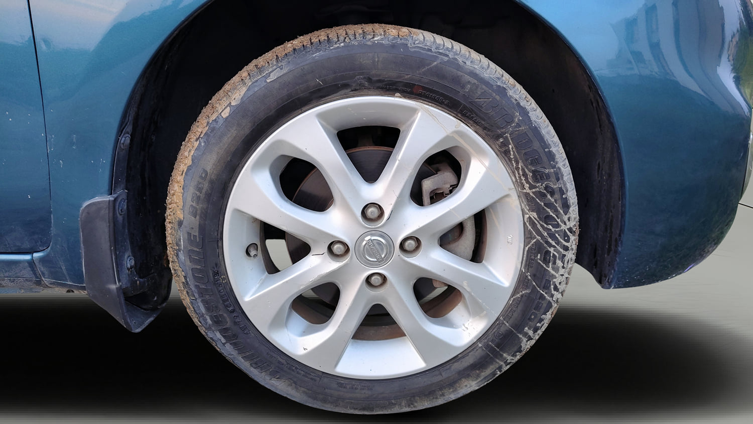 Used 2018 Nissan Micra XV CVT Petrol Automatic tyres RIGHT FRONT TYRE RIM VIEW