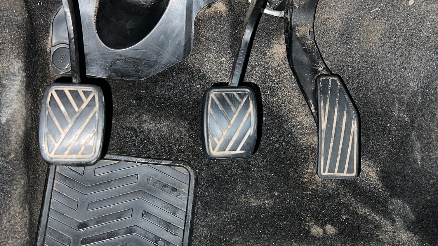 Used 2017 Maruti Suzuki Ignis Delta 1.2 MT Petrol Manual interior PEDALS VIEW
