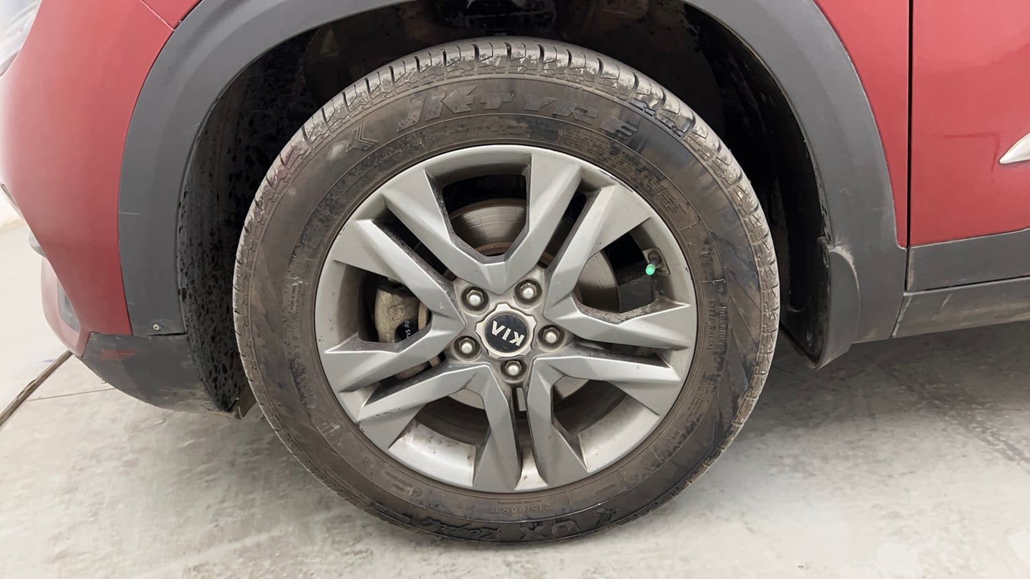 Used 2021 kia Seltos HTX IVT 1.5 Petrol Automatic tyres LEFT FRONT TYRE RIM VIEW