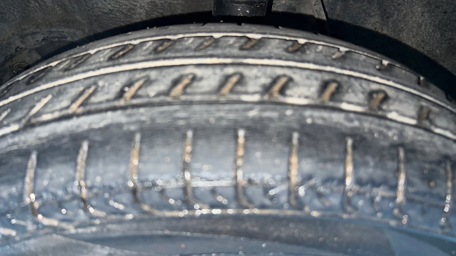 Used 2014 Maruti Suzuki Alto 800 Lxi Petrol Manual tyres LEFT FRONT TYRE TREAD VIEW