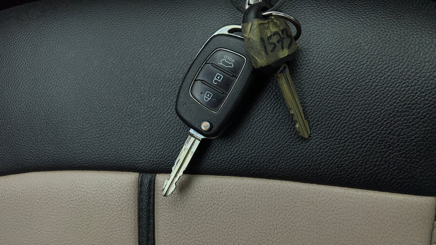 Used 2015 Hyundai Elite i20 Magna 1.2 Petrol Manual extra CAR KEY VIEW