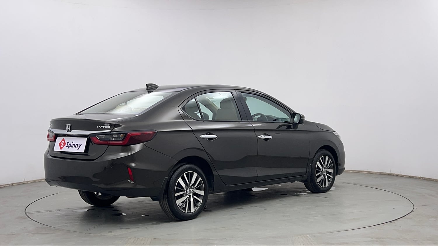 Used 2021 Honda City ZX CVT Petrol Petrol Automatic exterior RIGHT REAR CORNER VIEW