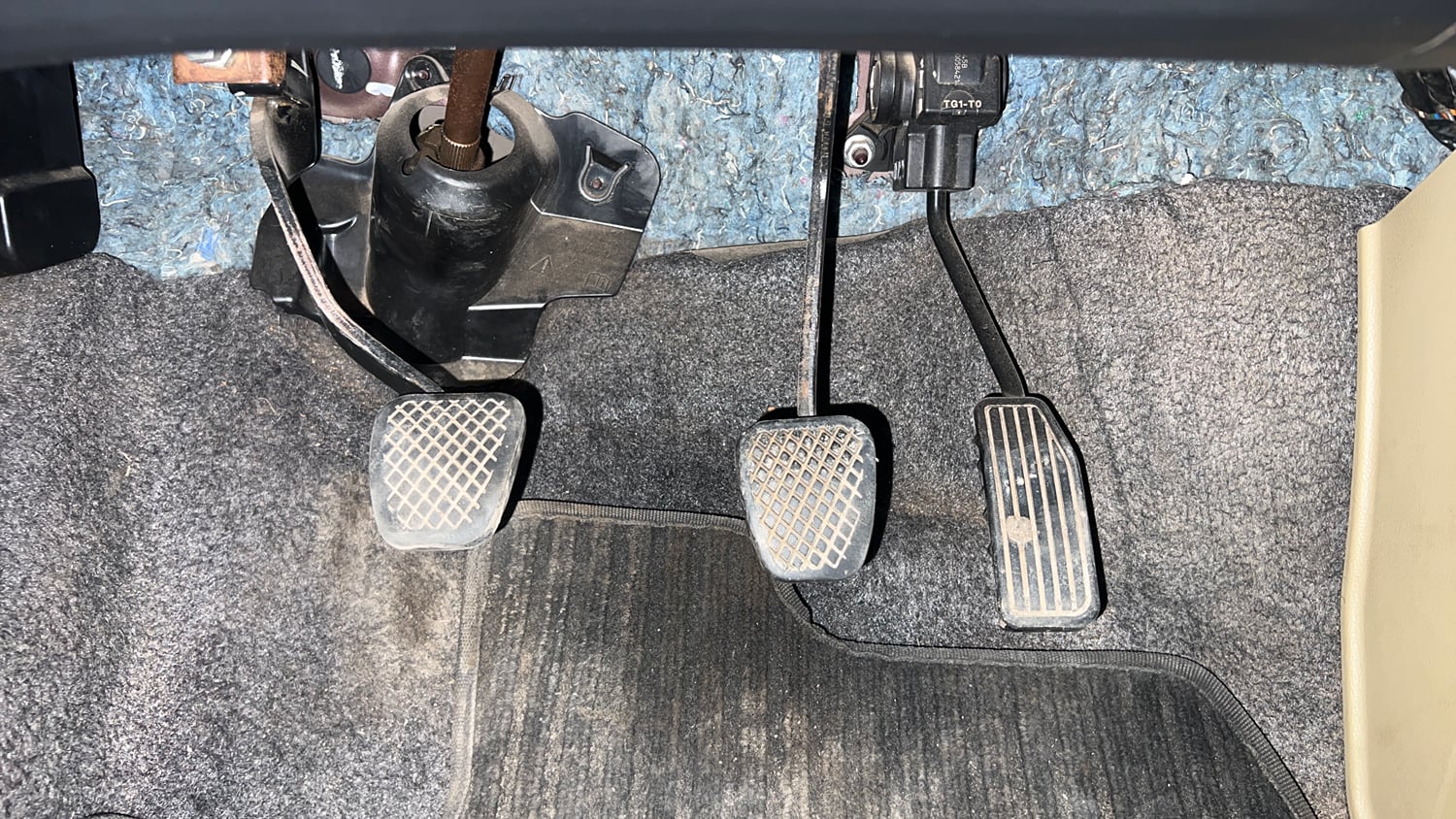 Used 2015 Honda Amaze 1.2 S i-VTEC Petrol Manual interior PEDALS VIEW