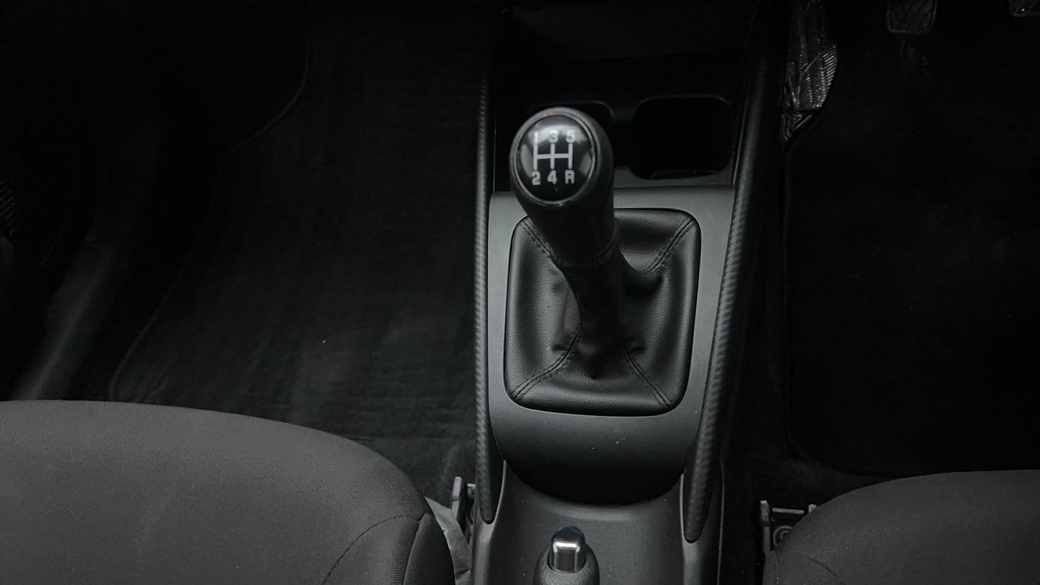 Used 2022 Maruti Suzuki Baleno Delta MT Petrol Manual interior GEAR  KNOB VIEW