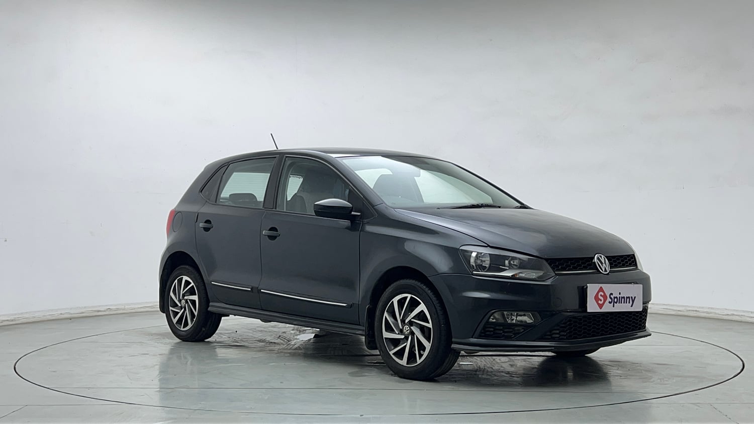 Used 2021 Volkswagen Polo Comfortline 1.0L MPI Petrol Manual exterior RIGHT FRONT CORNER VIEW