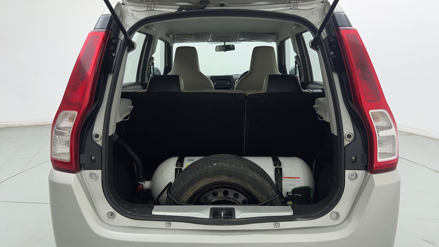Used 2022 Maruti Suzuki Wagon R VXI 1.0 CNG Cng Manual interior DICKY INSIDE VIEW