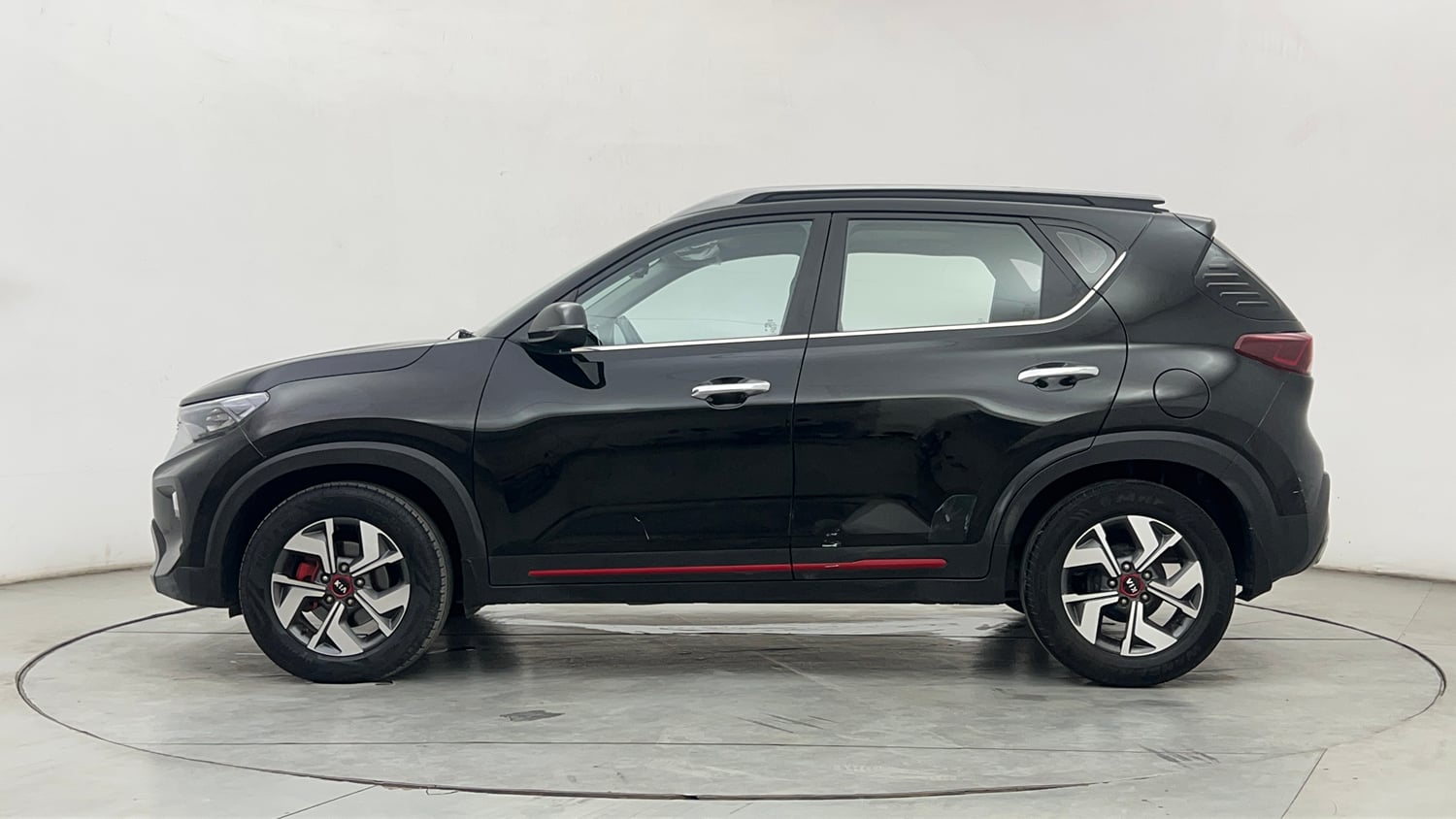Used 2021 Kia Sonet GTX Plus 1.5 AT Diesel Automatic exterior LEFT SIDE VIEW