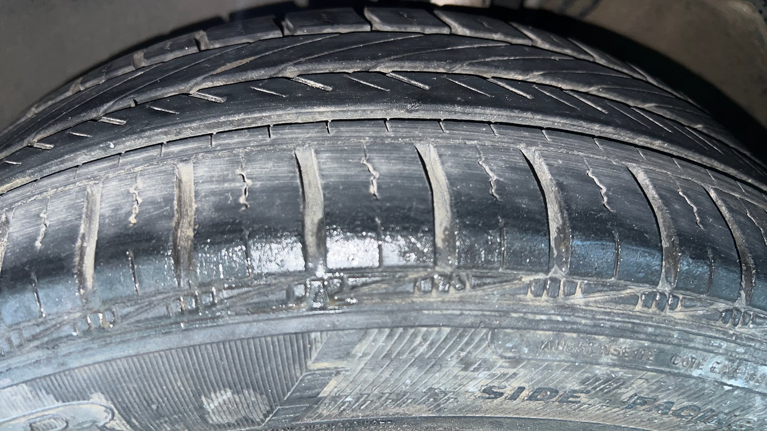 Used 2017 Volkswagen Ameo Highline1.2L (P) Petrol Manual tyres LEFT FRONT TYRE TREAD VIEW