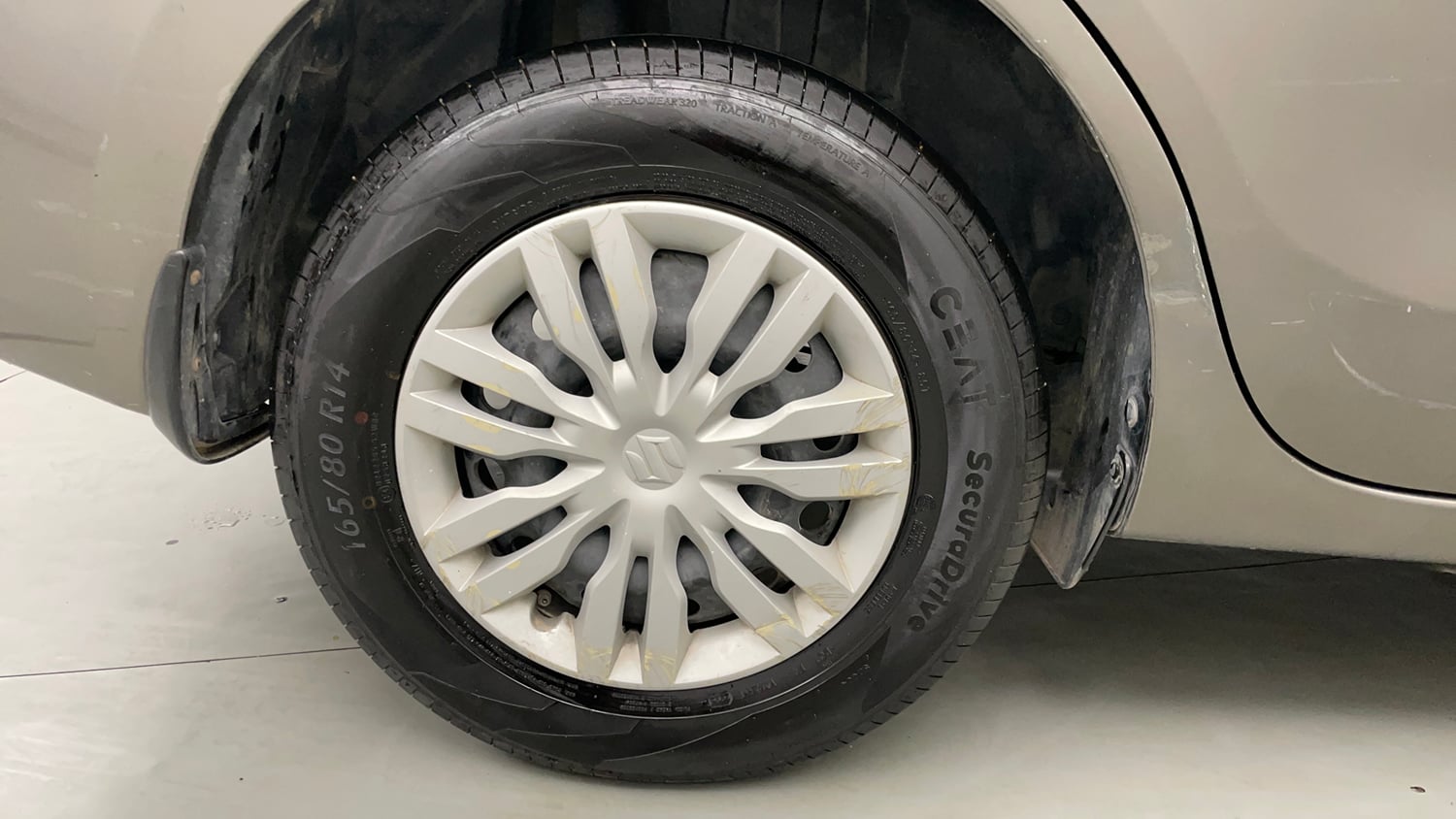Used 2018 Maruti Suzuki Dzire VXi Petrol Manual tyres RIGHT REAR TYRE RIM VIEW