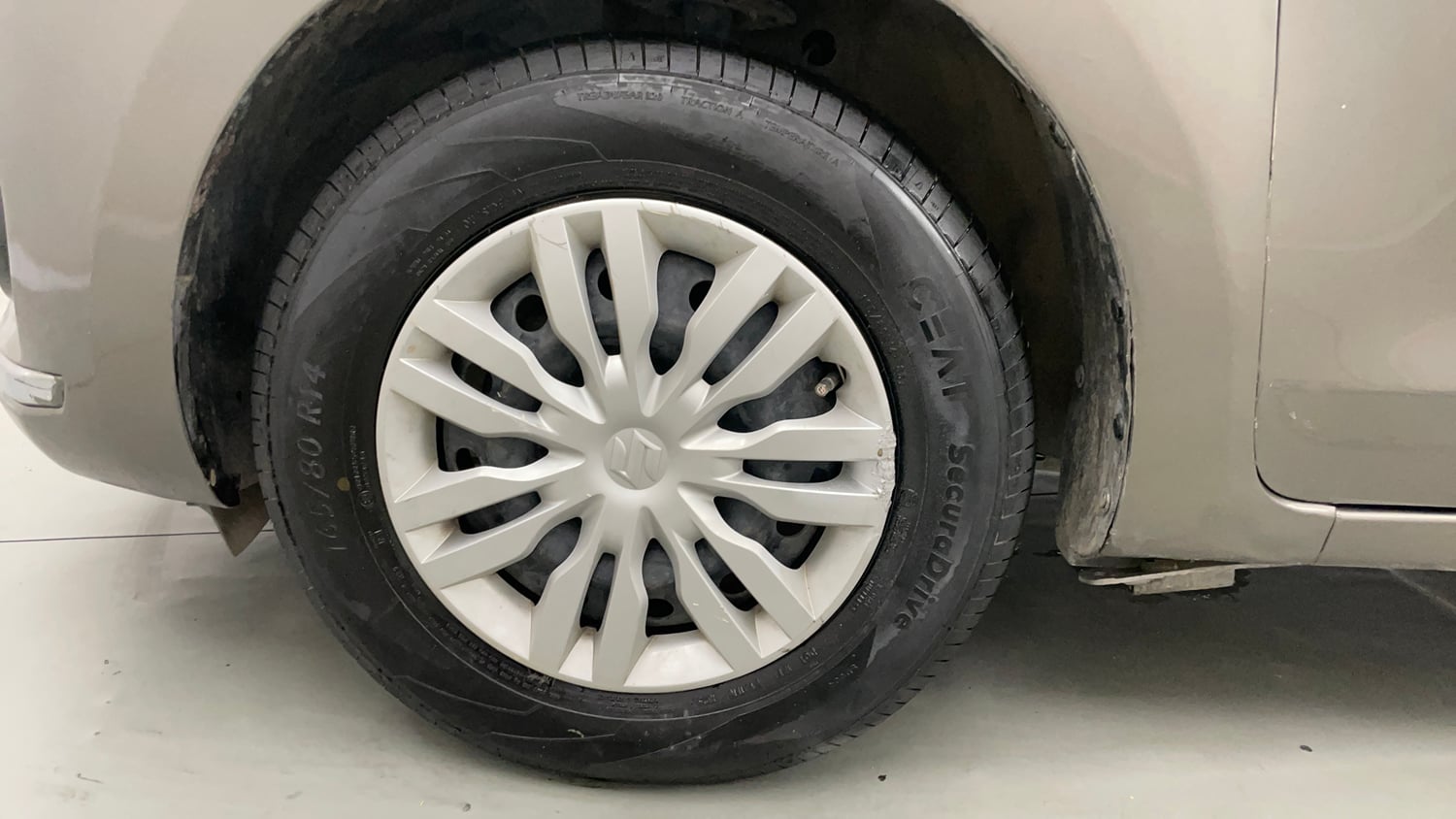 Used 2018 Maruti Suzuki Dzire VXi Petrol Manual tyres LEFT FRONT TYRE RIM VIEW