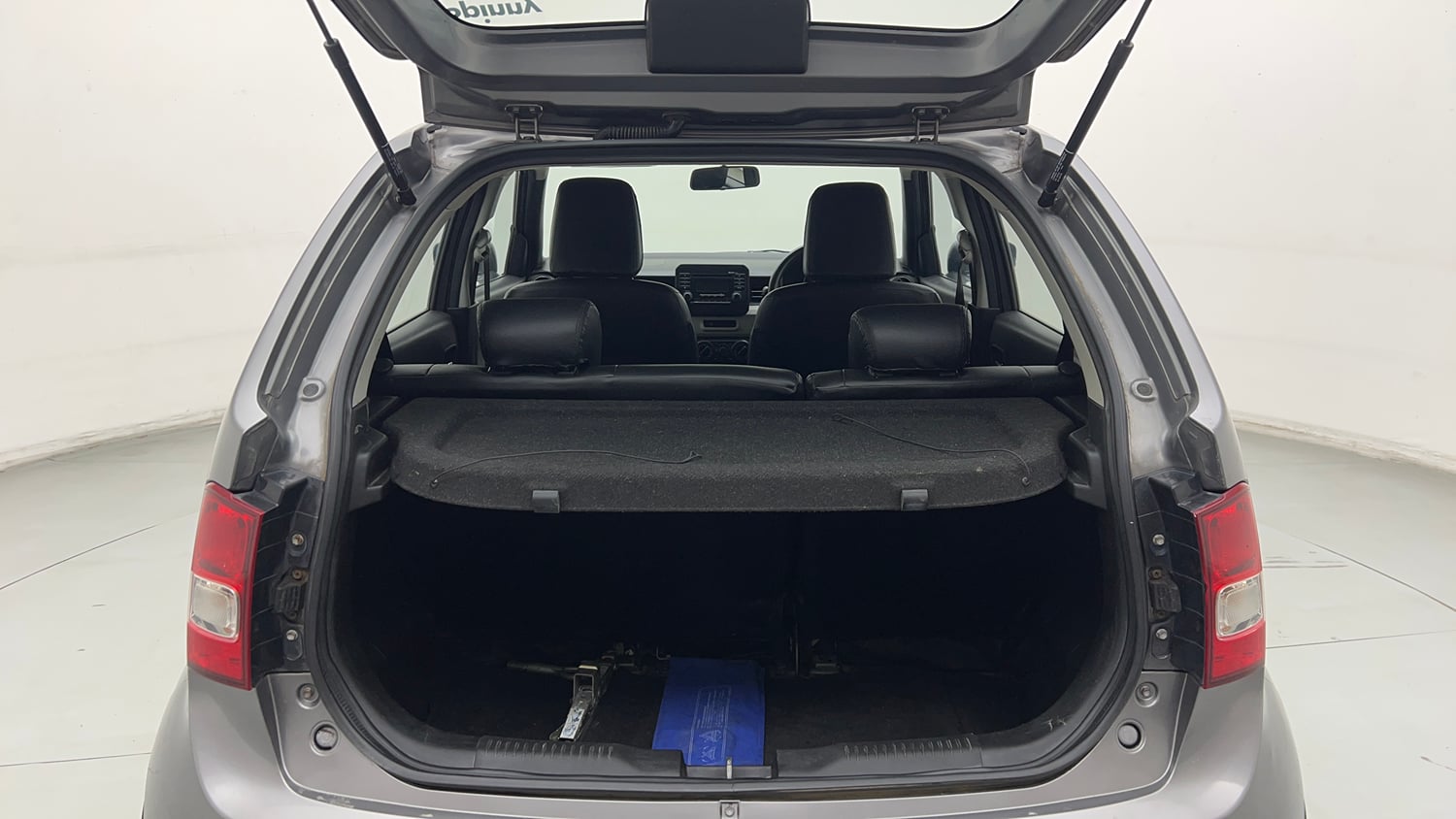 Used 2017 Maruti Suzuki Ignis Delta 1.2 MT Petrol Manual interior DICKY INSIDE VIEW