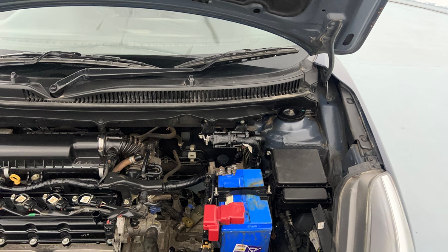 Used 2019 Maruti Suzuki Baleno Delta Petrol Manual engine ENGINE LEFT SIDE HINGE & APRON VIEW