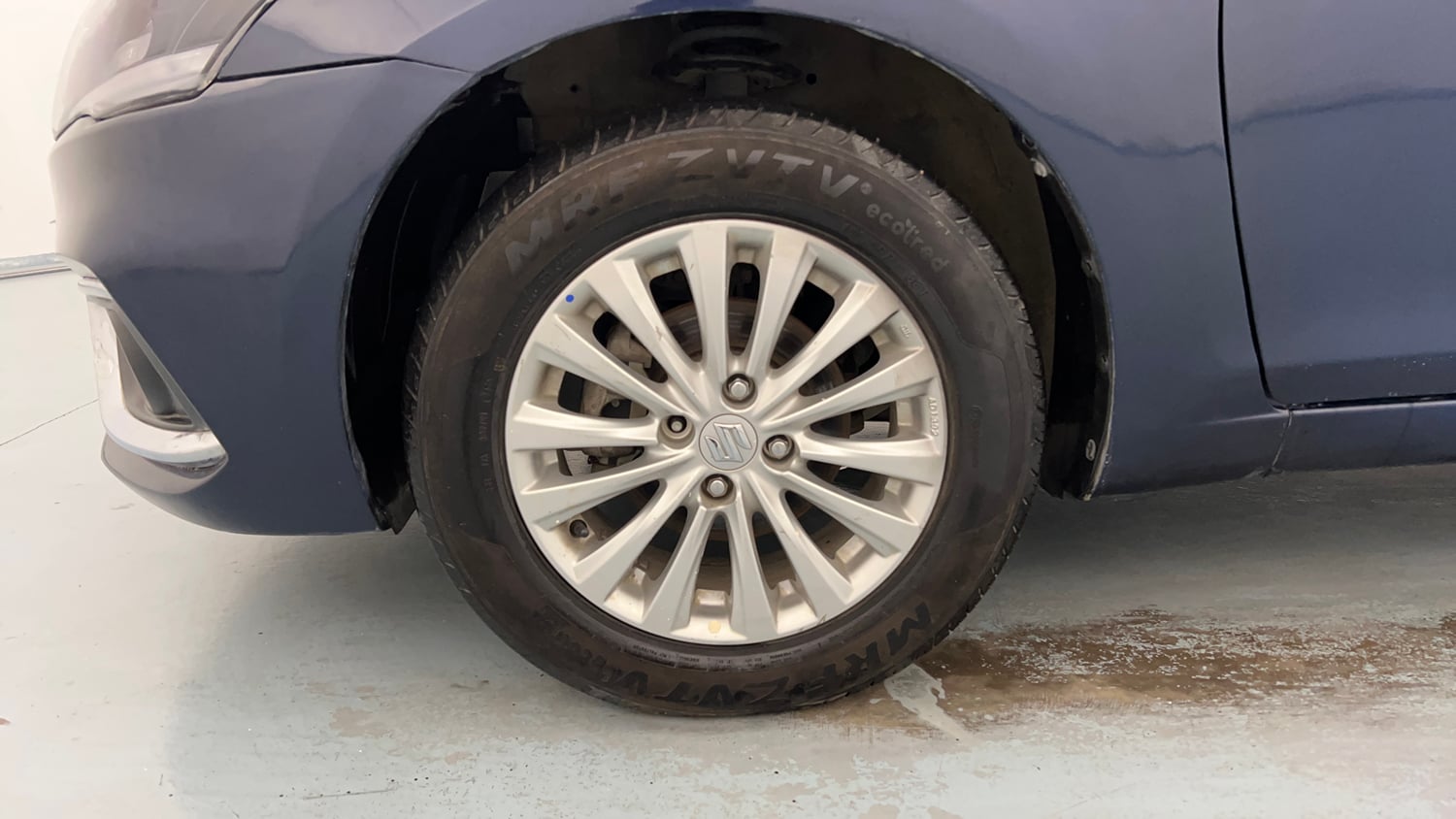 Used 2022 Maruti Suzuki Ciaz Zeta 1.5 Petrol Manual tyres LEFT FRONT TYRE RIM VIEW
