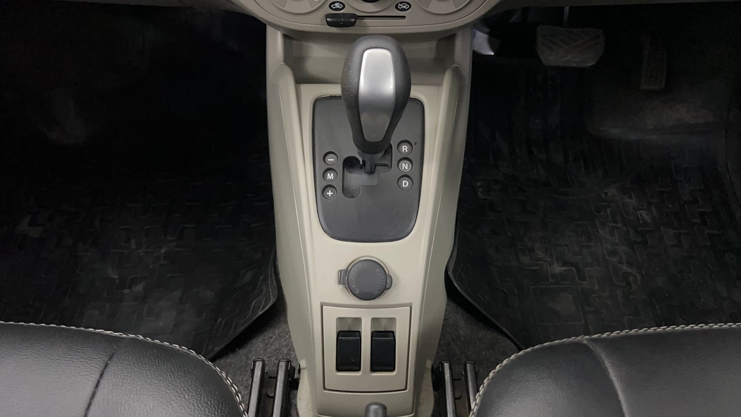 Used 2017 maruti-suzuki Alto K10 VXi (O) AMT Petrol Automatic interior GEAR  KNOB VIEW