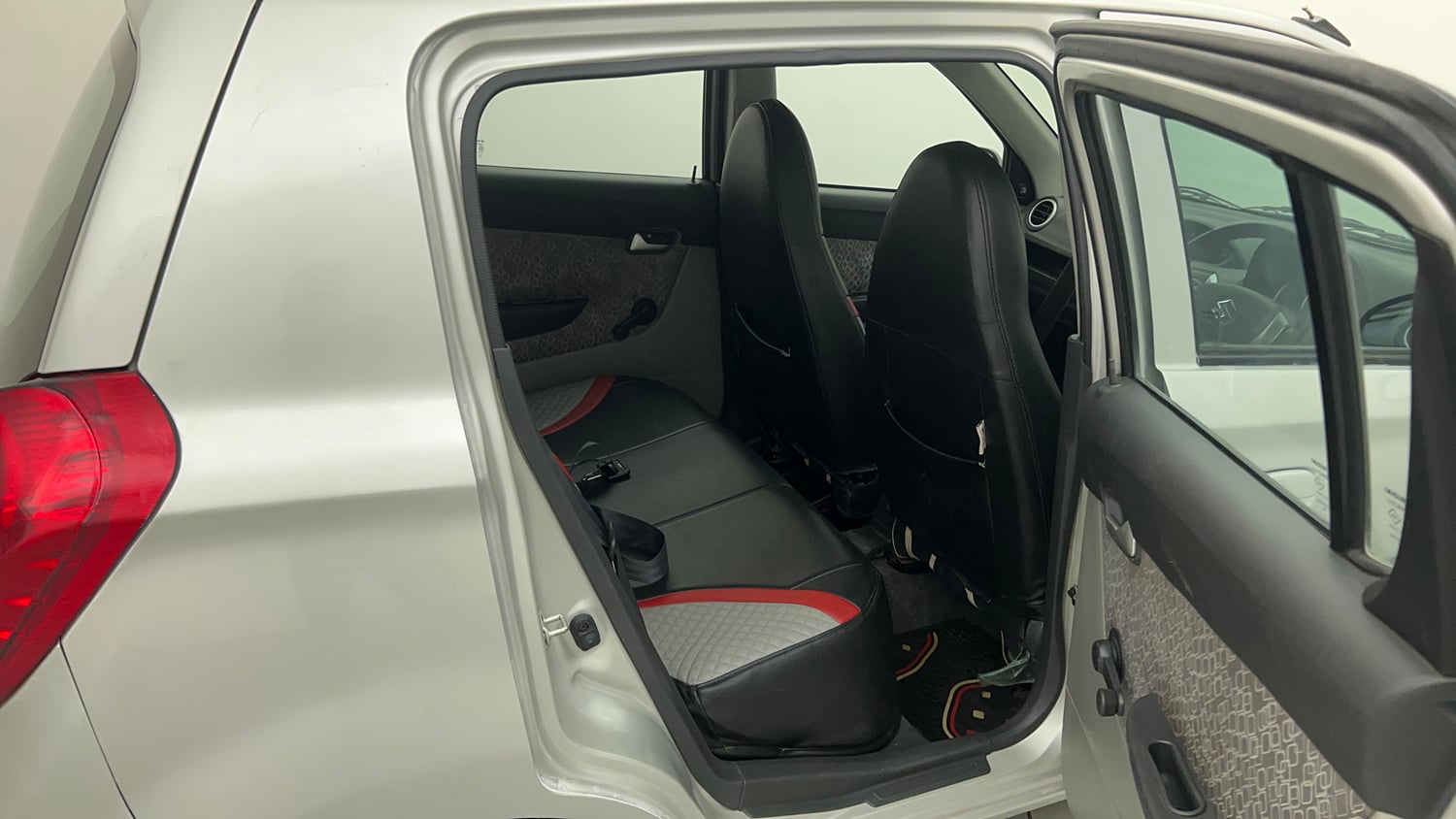Used 2017 Maruti Suzuki Alto 800 LXi Petrol Manual interior RIGHT SIDE REAR DOOR CABIN VIEW