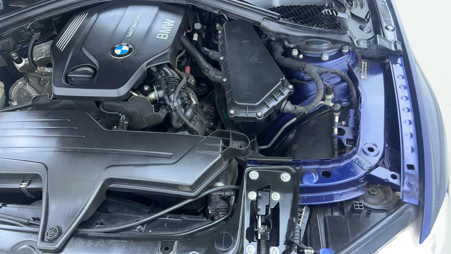 Used 2018 BMW 3 Series 320d Luxury Line Diesel Automatic engine ENGINE LEFT SIDE VIEW
