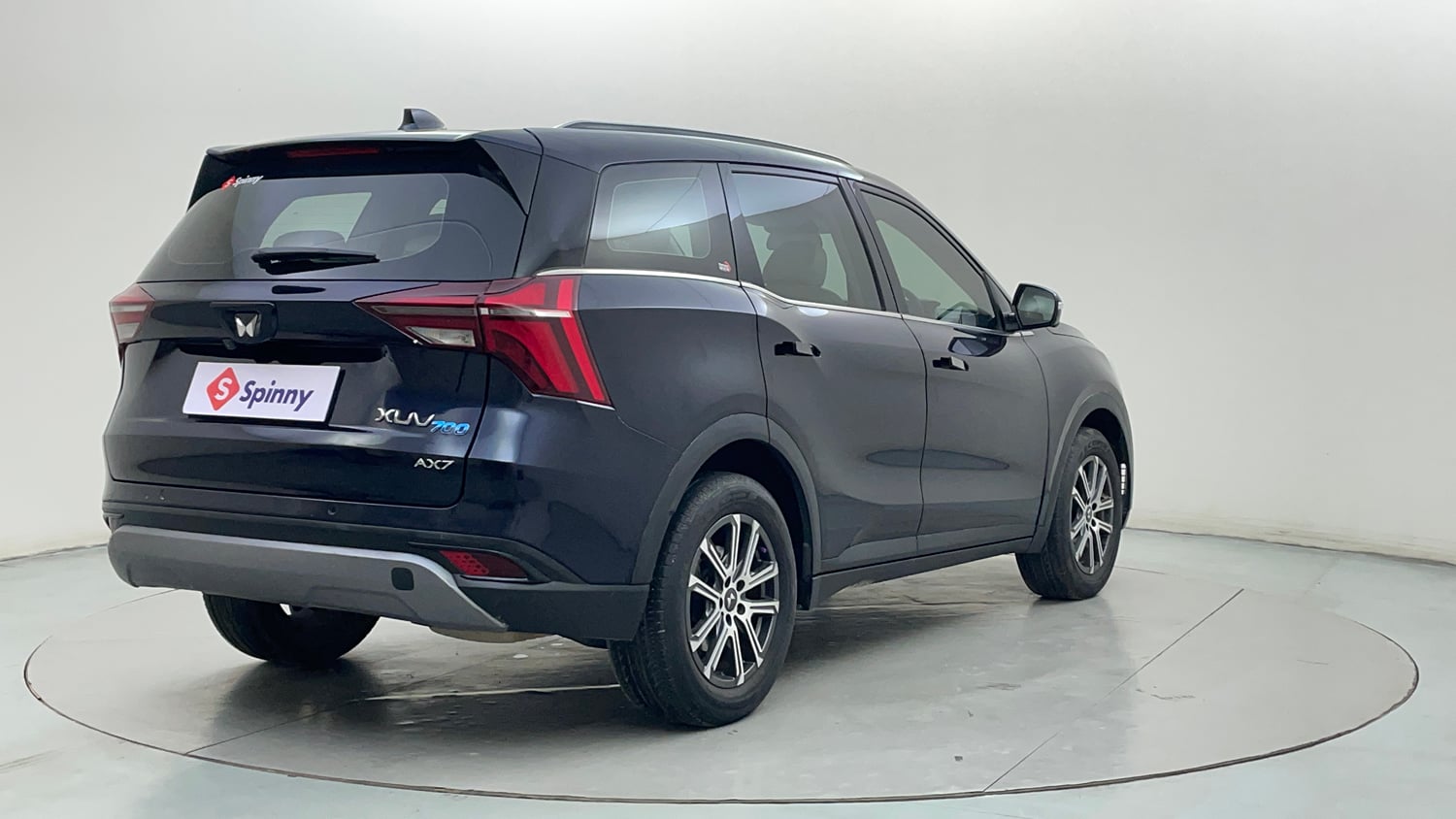 Used 2026 Mahindra XUV700 AX 7 Petrol AT Luxury Pack 7 STR Petrol Automatic exterior RIGHT REAR CORNER VIEW