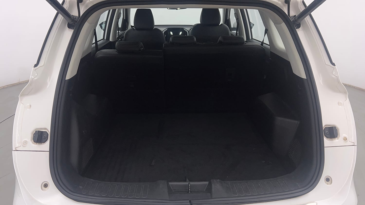 Used 2021 MG Motors Hector Sharp 2.0 Diesel Diesel Manual interior DICKY INSIDE VIEW