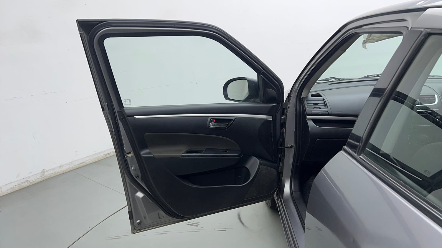 Used 2016 Maruti Suzuki Swift ZXi Petrol Manual interior LEFT FRONT DOOR OPEN VIEW