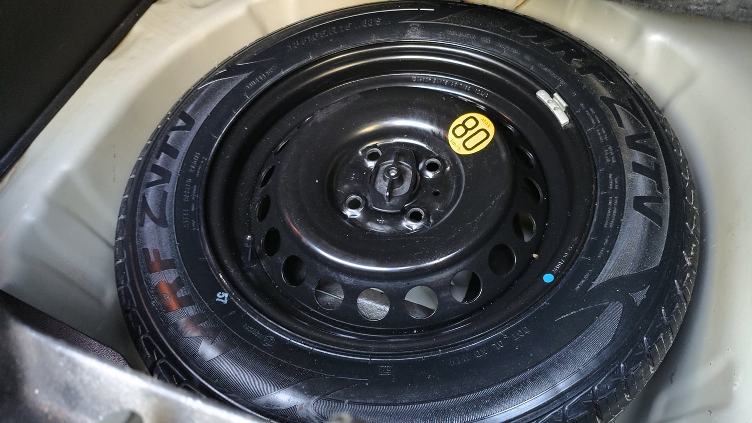 Used 2017 Maruti Suzuki Baleno Zeta 1.2 Petrol Manual tyres SPARE TYRE VIEW