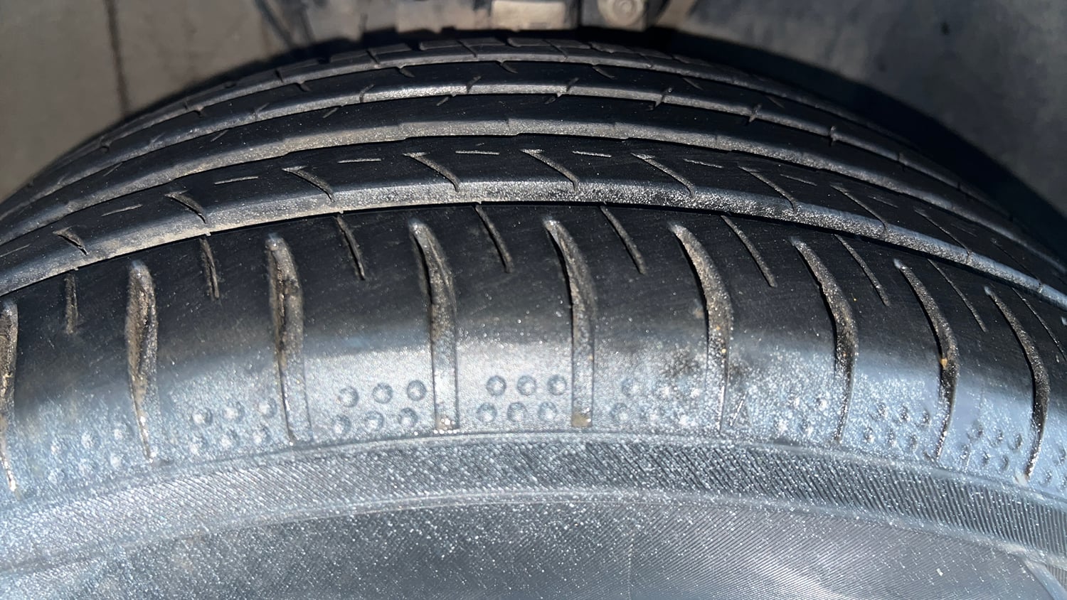 Used 2021 Volkswagen Polo Comfortline 1.0L MPI Petrol Manual tyres RIGHT FRONT TYRE TREAD VIEW