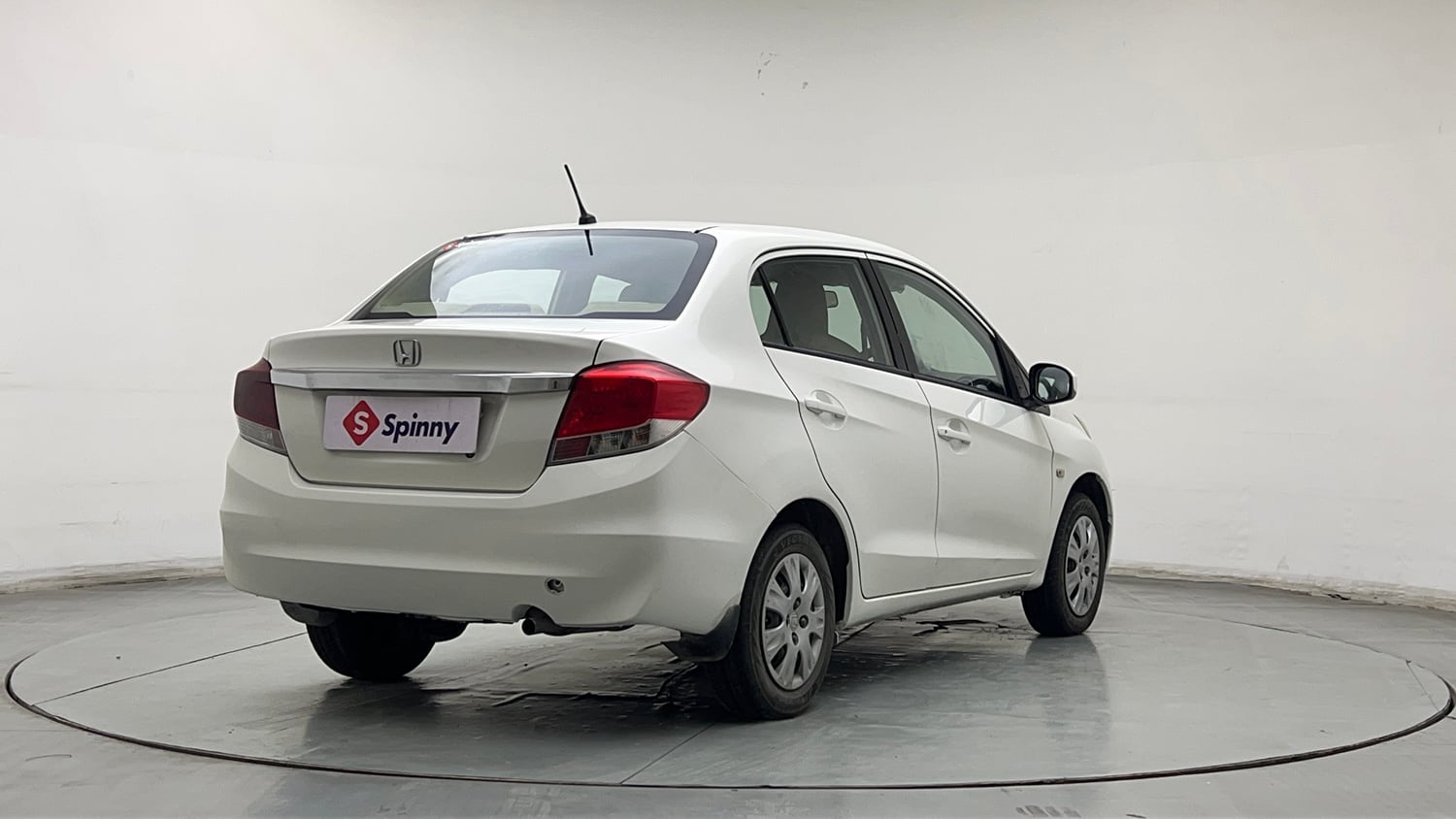 Used 2014 Honda Amaze 1.2 S i-VTEC Petrol Manual exterior RIGHT REAR CORNER VIEW