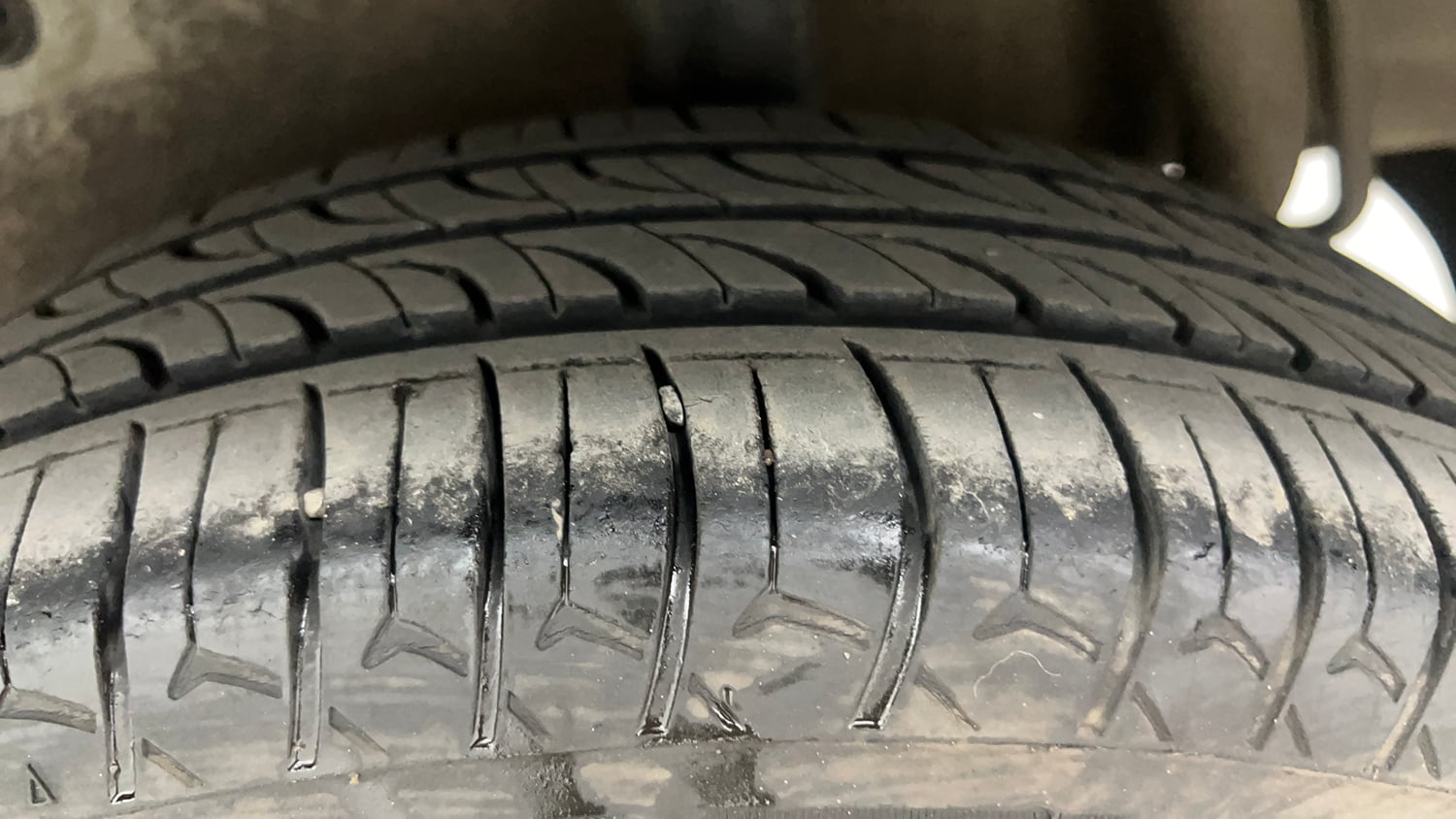 Used 2014 Maruti Suzuki Celerio VXi Petrol Manual tyres LEFT REAR TYRE TREAD VIEW