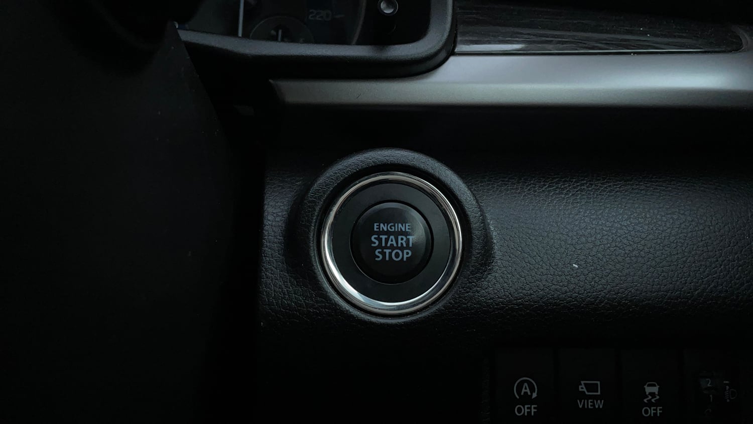 Used 2022 Maruti Suzuki XL6 Alpha Plus AT Petrol Petrol Automatic top_features Keyless start