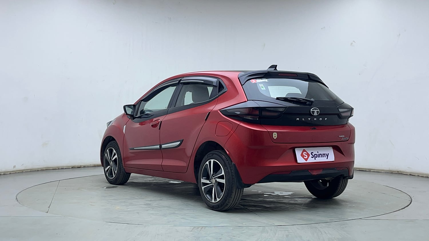 Used 2024 Tata Altroz XZ Plus i-Turbo (S) Petrol Manual exterior LEFT REAR CORNER VIEW