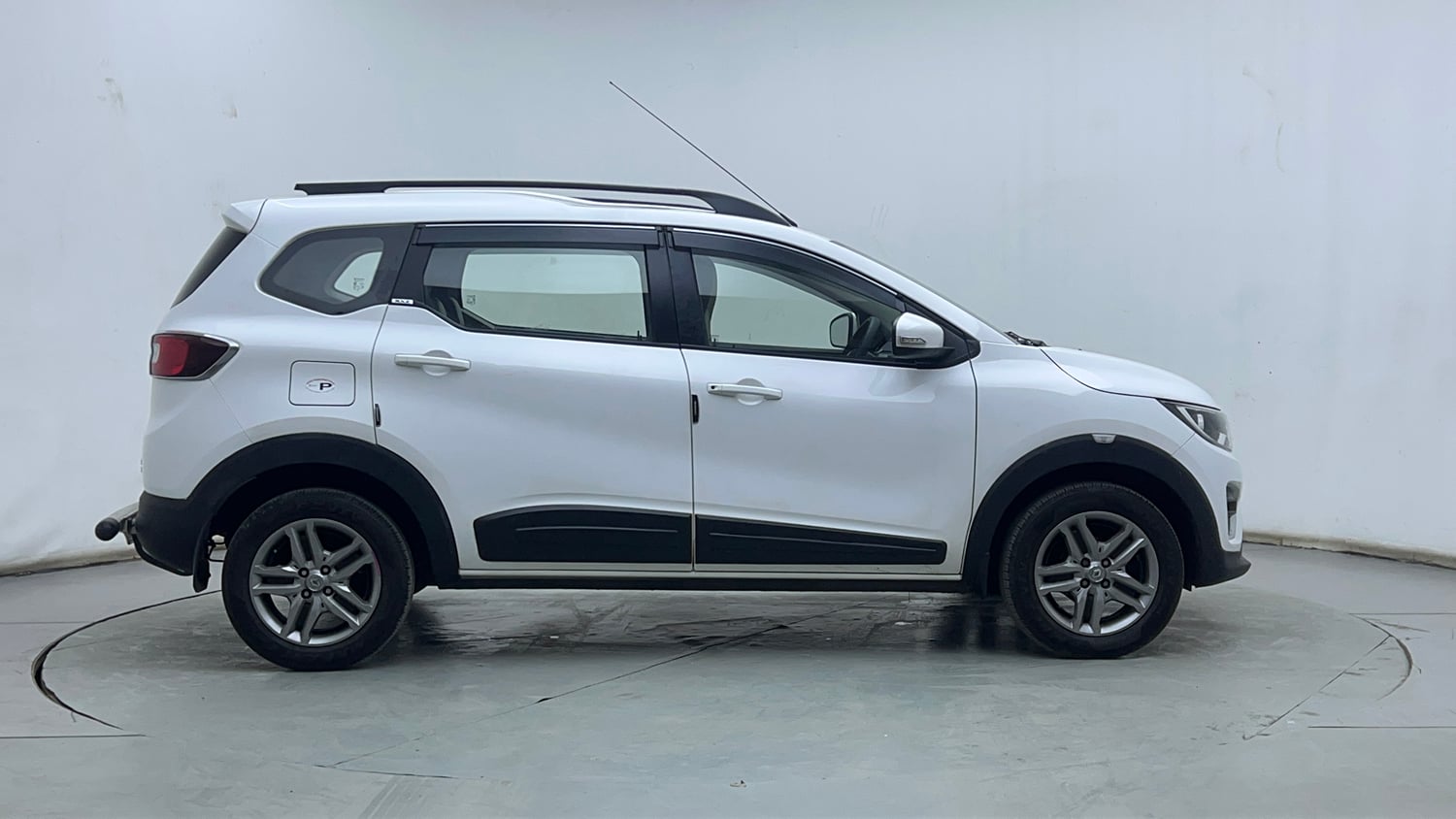 Used 2021 Renault Triber RXZ EASY-R AMT Petrol Automatic exterior RIGHT SIDE VIEW