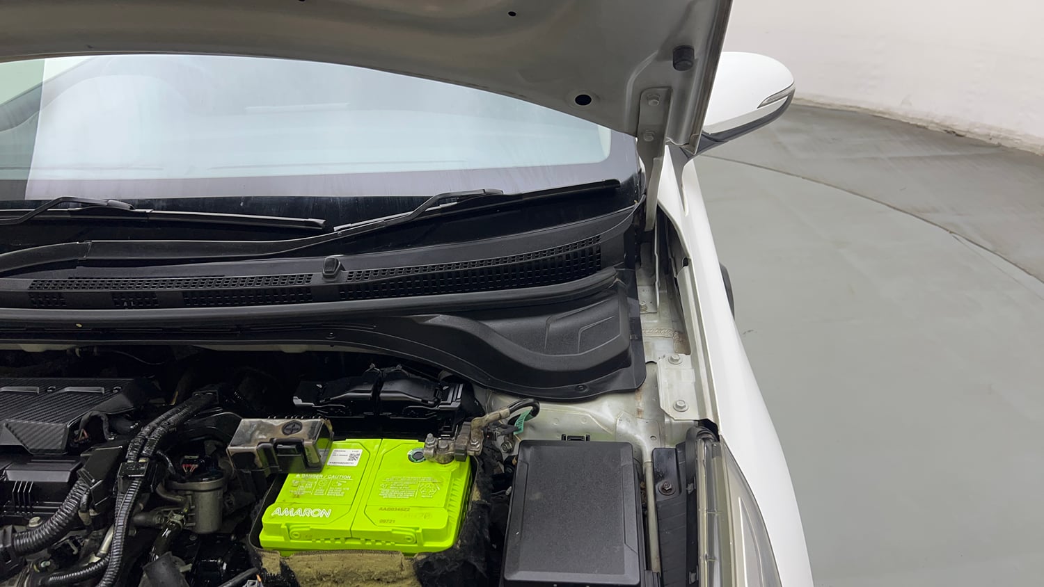 Used 2022 Hyundai Verna S Plus 1.5 VTVT Petrol Manual engine ENGINE LEFT SIDE HINGE & APRON VIEW