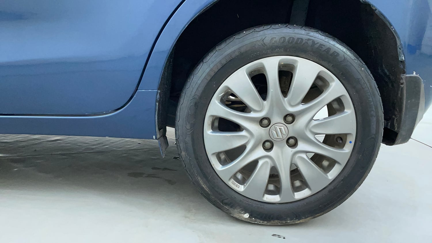 Used 2017 Maruti Suzuki Baleno Zeta 1.2 AT Petrol Automatic tyres LEFT REAR TYRE RIM VIEW