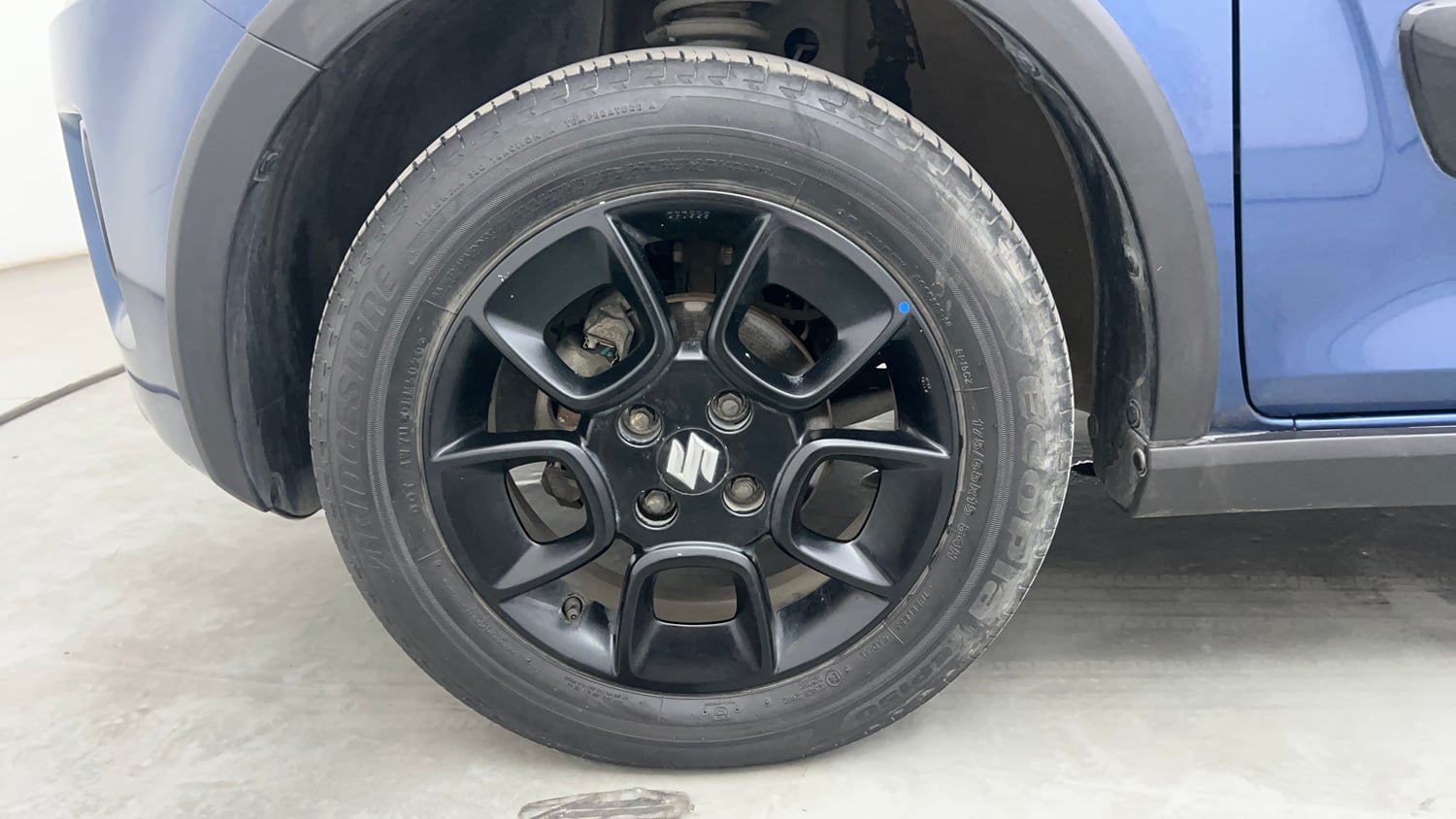 Used 2021 Maruti Suzuki Ignis Zeta 1.2 MT Petrol Manual tyres LEFT FRONT TYRE RIM VIEW