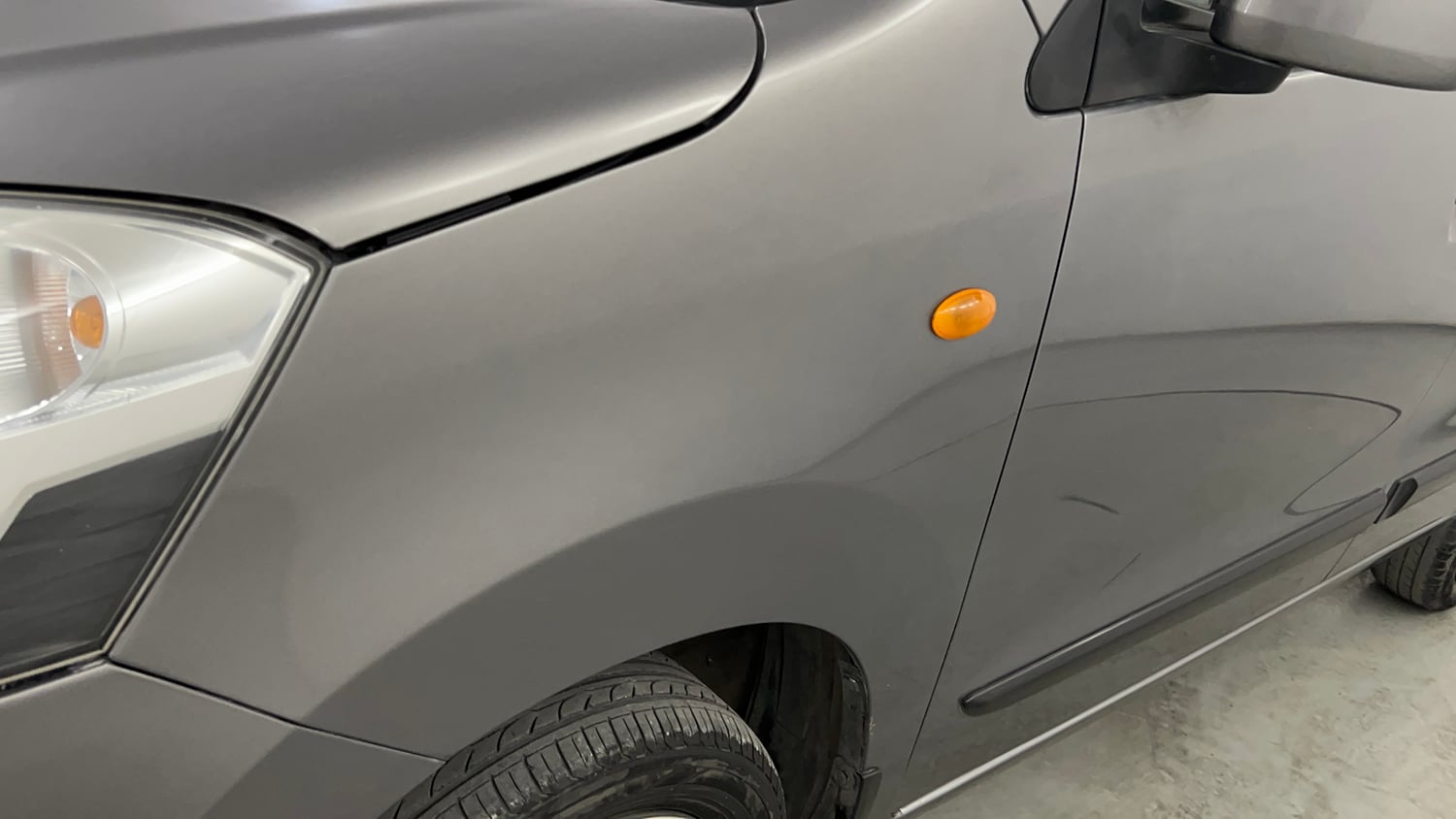 Used 2018 Maruti Suzuki Wagon R 1.0 VXI AMT Petrol Automatic dents MINOR SCRATCH